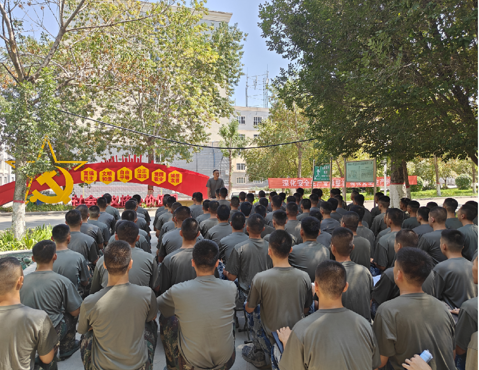 军士学院对即将外训学生进行安全教育
