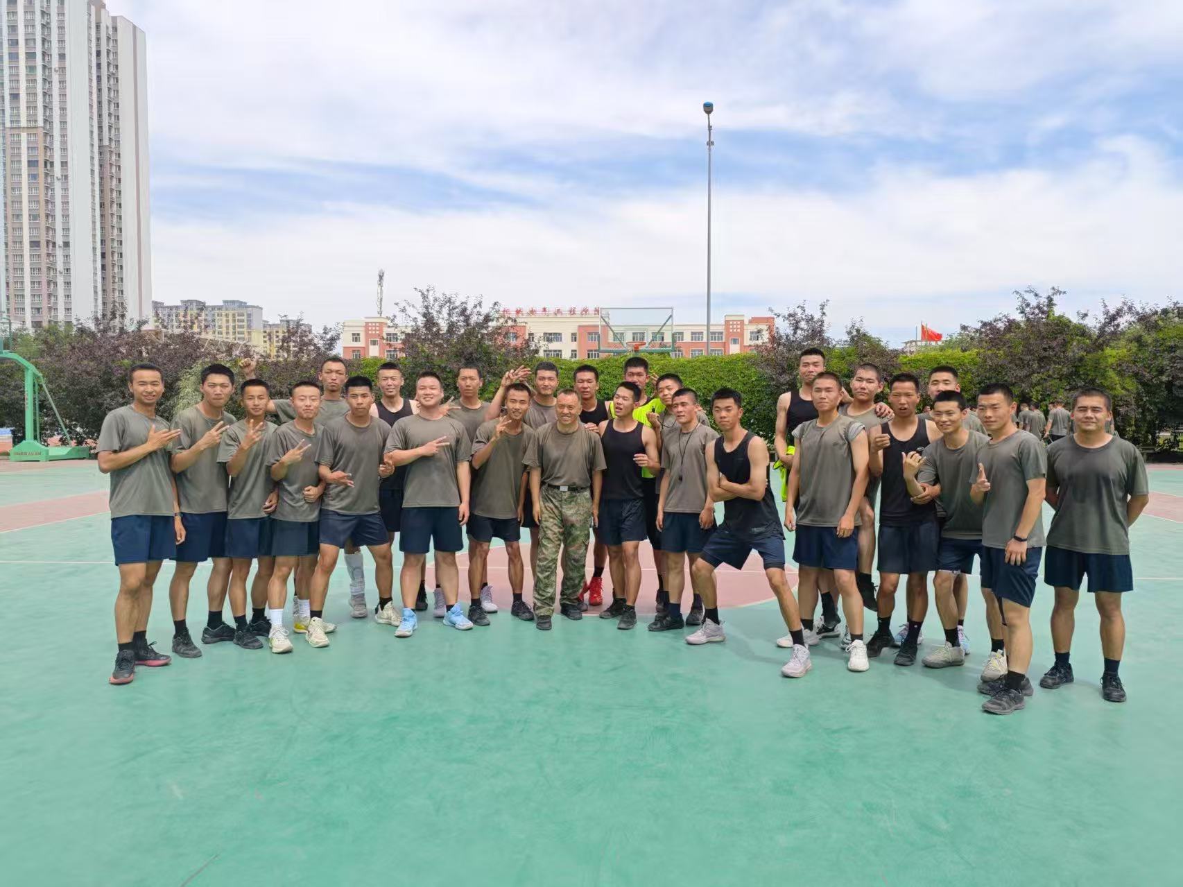 Beat365中文官方网站军士学院端午篮球赛：迷彩青春与粽叶共舞