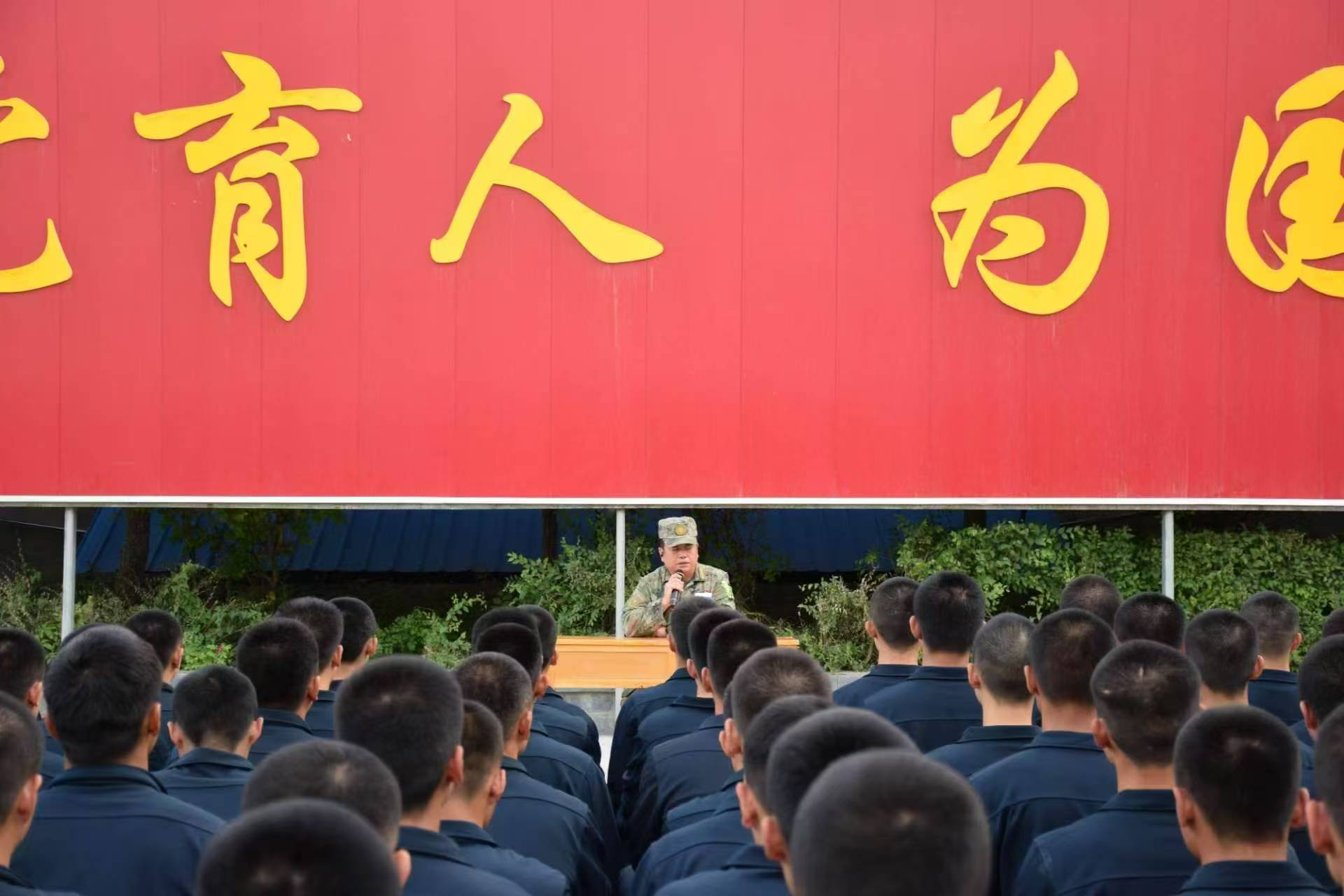 筑牢防火防线 守护平安校园——Beat365中文官方网站定向培养学院开展消防安全专项整治与宣传教育