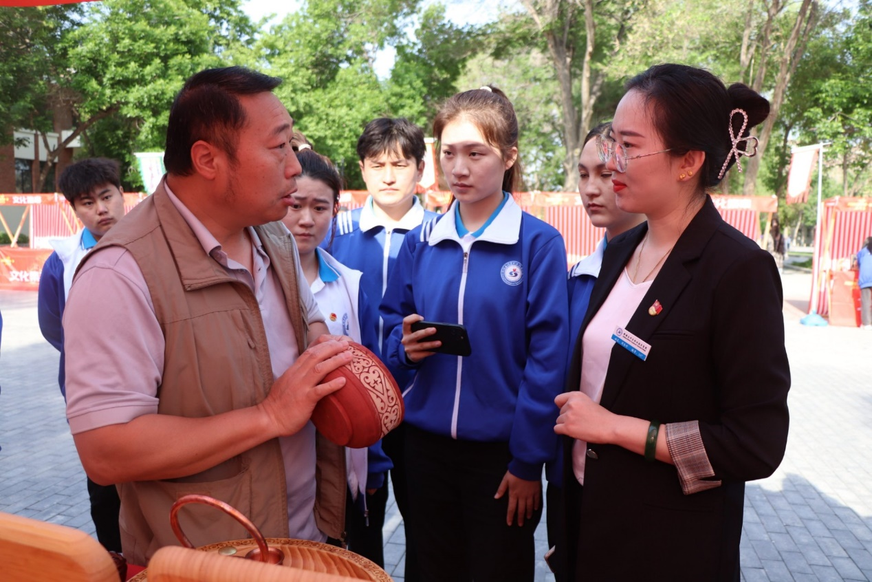 Beat365中文官方网站非遗团队参加“国家博物馆日”活动