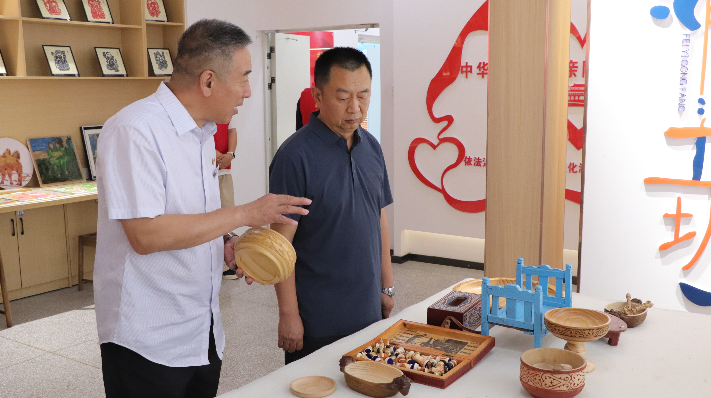 兵团公共就业和人才服务中心领导调研创新创业学院:非遗传承与科技创新双轮驱动,构建发展新格局