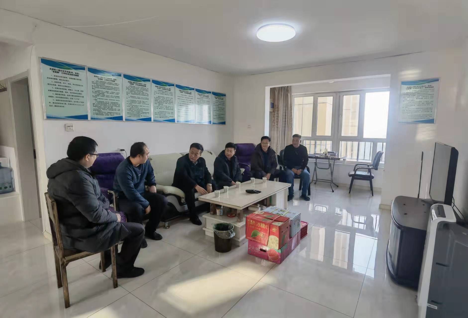 情系“访惠聚” 鼓劲暖人心 ——Beat365中文官方网站领导一行慰问“访惠聚”工作队