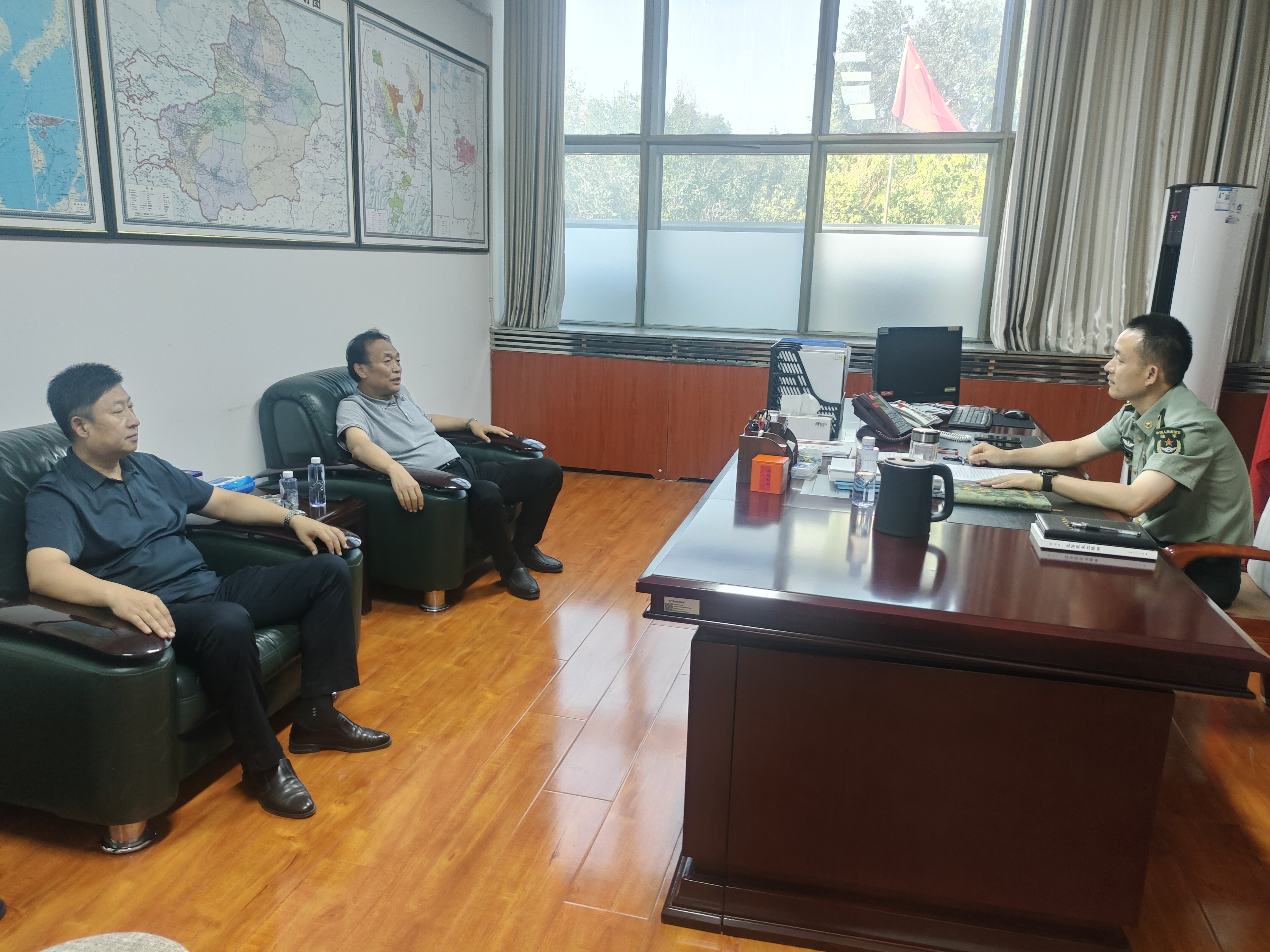 军民共建 鱼水情深——Beat365中文官方网站开展“八一”慰问活动