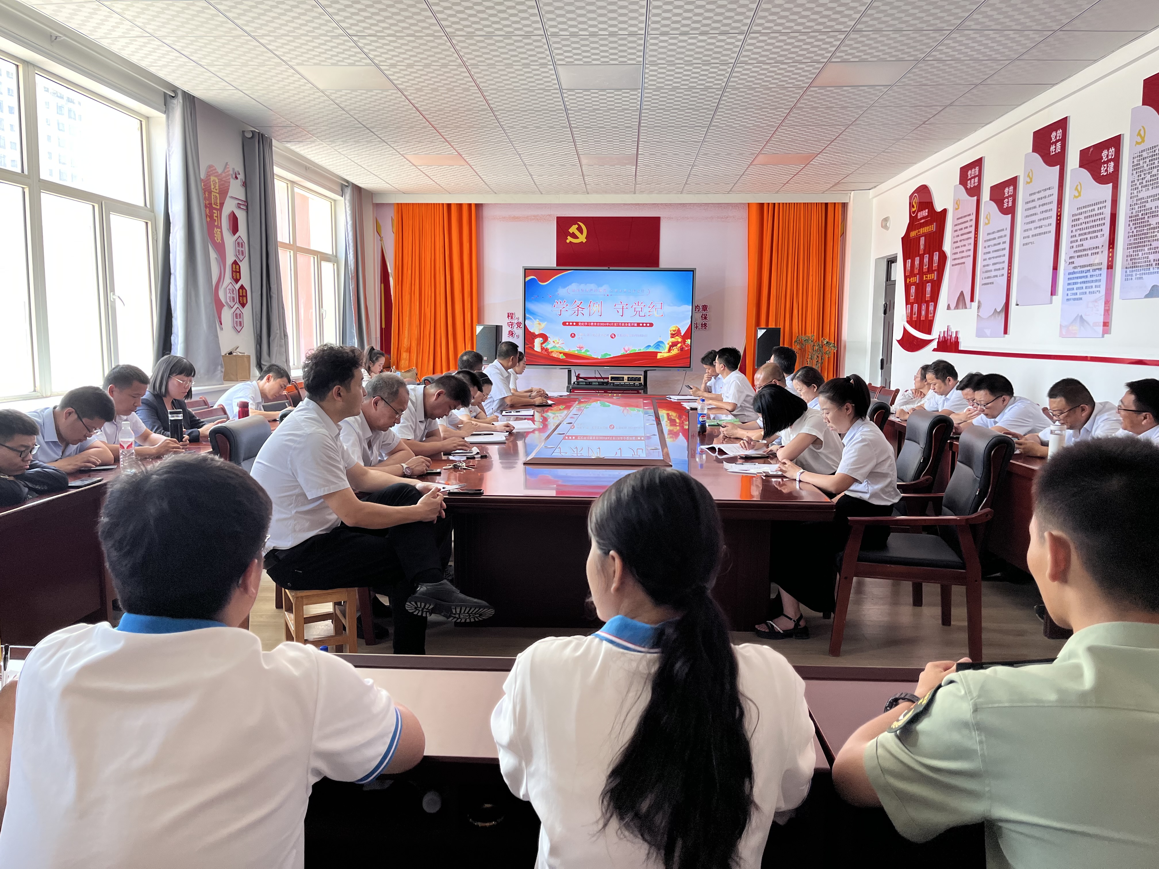 凝心聚力心向党 入党宣誓迎七一——机械电气工程学院开展庆“七一”主题党日系列活动