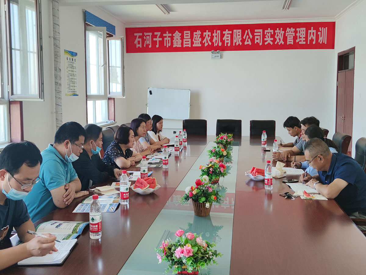 加强校企合作 推进“双高”建设 ——科研处、机电分院赴石河子鑫昌盛农机进行调研