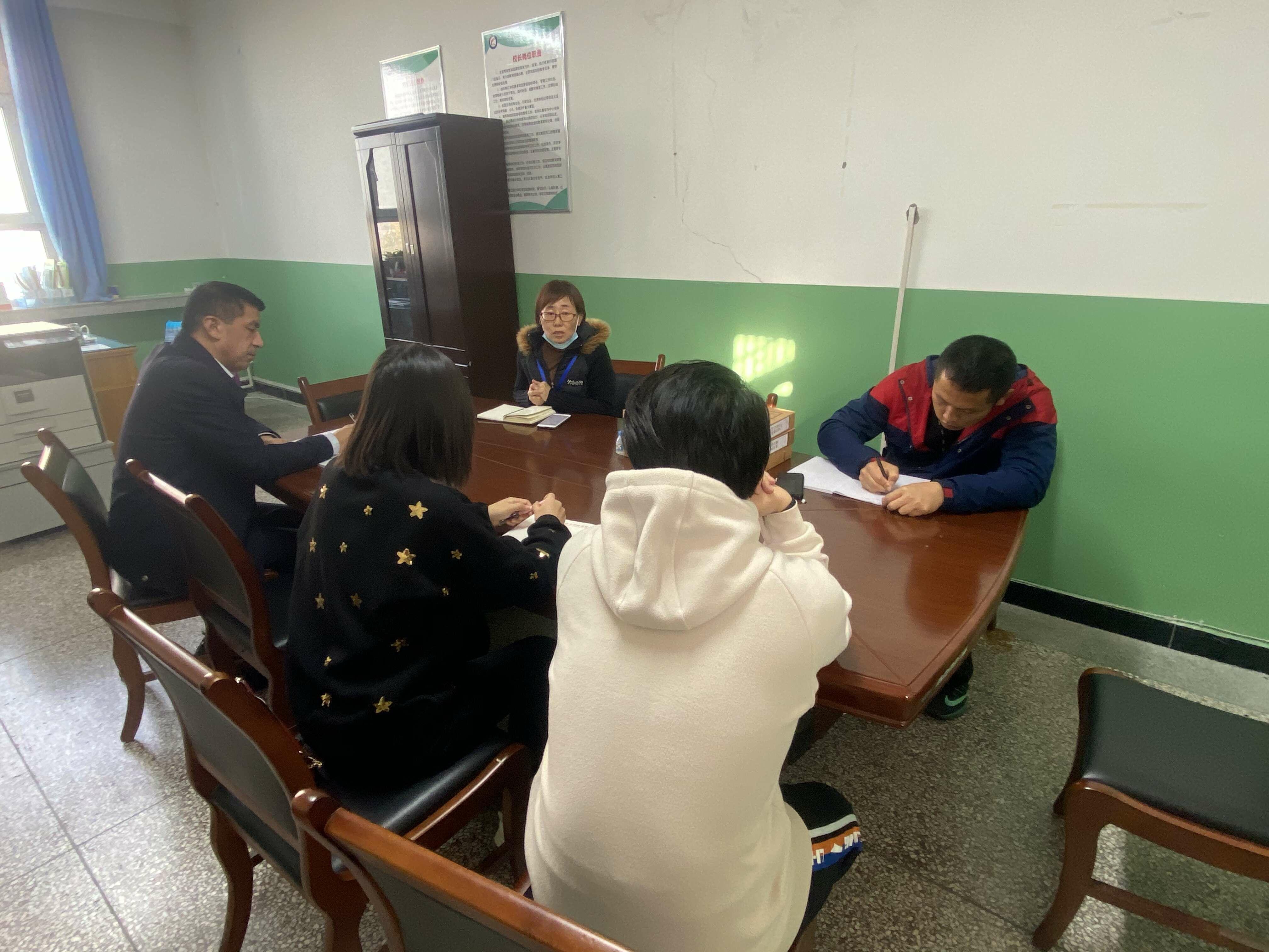 Beat365中文官方网站中职分院 召开助力待岗学生实习就业专项工作会议