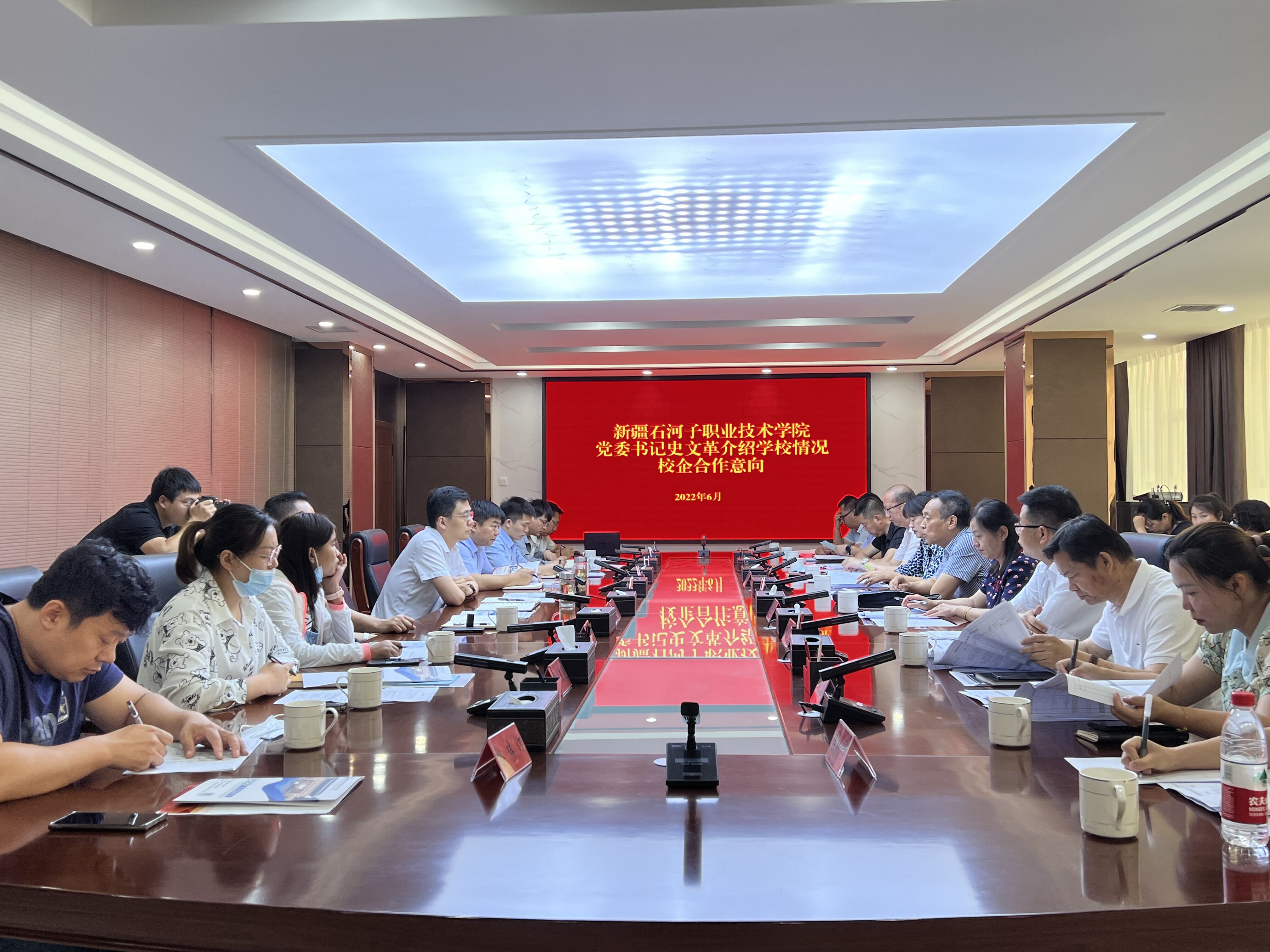 Beat365中文官方网站“把好出口 搭建平台”促就业