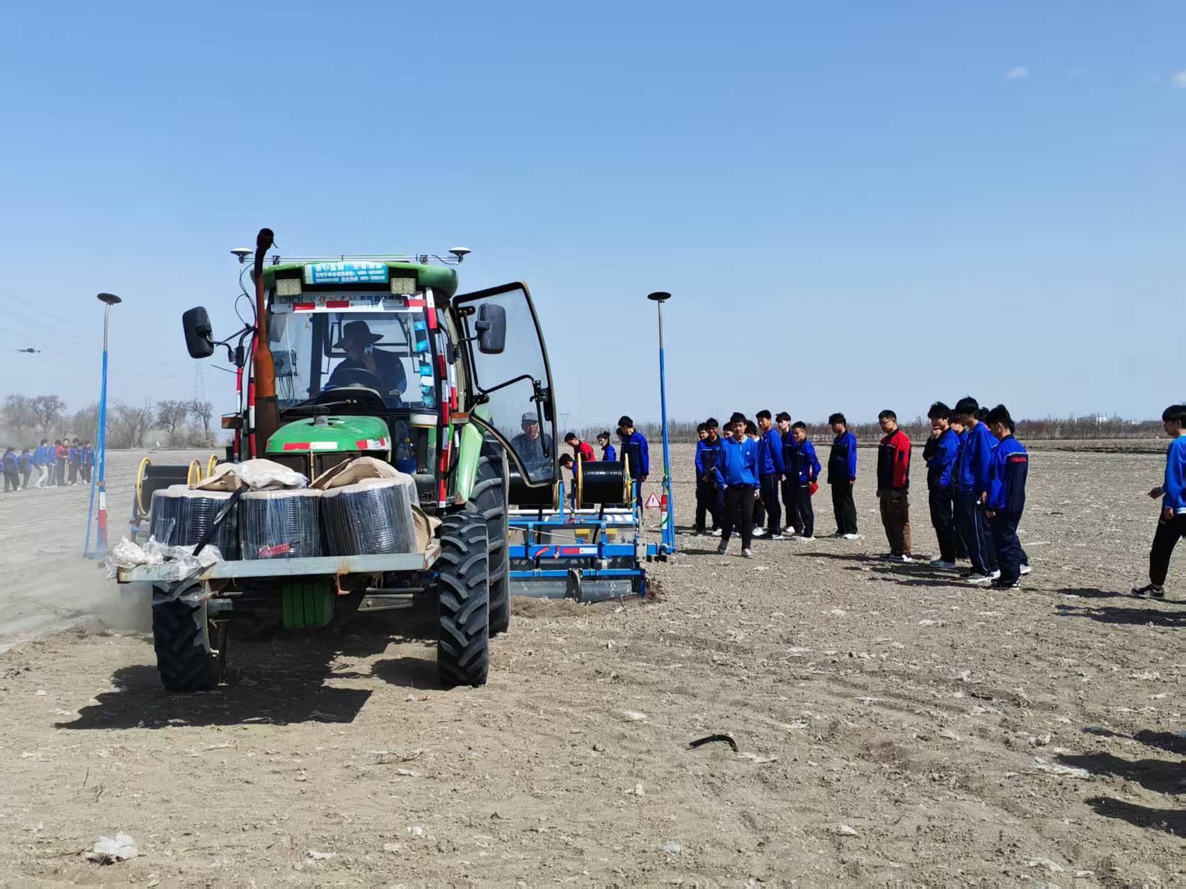 校企携手绘蓝图 技援连队助振兴——机械电气工程学院开展送技术服务下连队活动