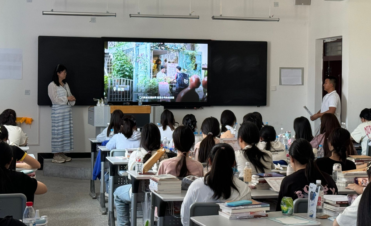 【2025职业教育活动周系列活动】校企协同精准对接 助力高质量就业落地——数字商贸学院联合顺丰速运举办2025届校园双选会