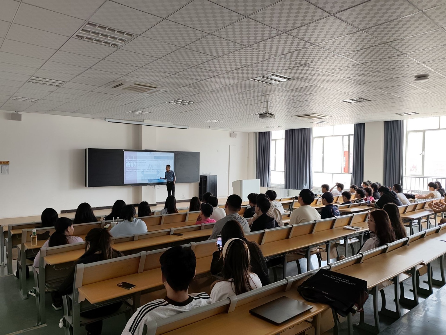 信息与通信工程学院举行“访企拓岗促就业”系列活动