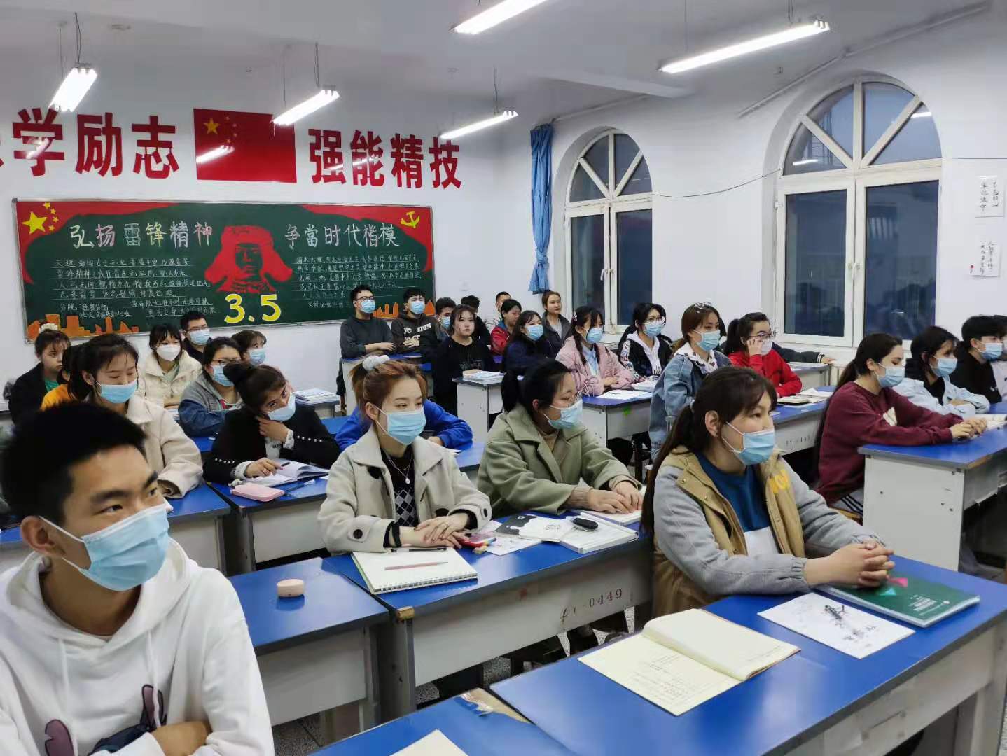 用爱心点燃生命之光——旅游与经济管理分院举行爱心一元捐活动