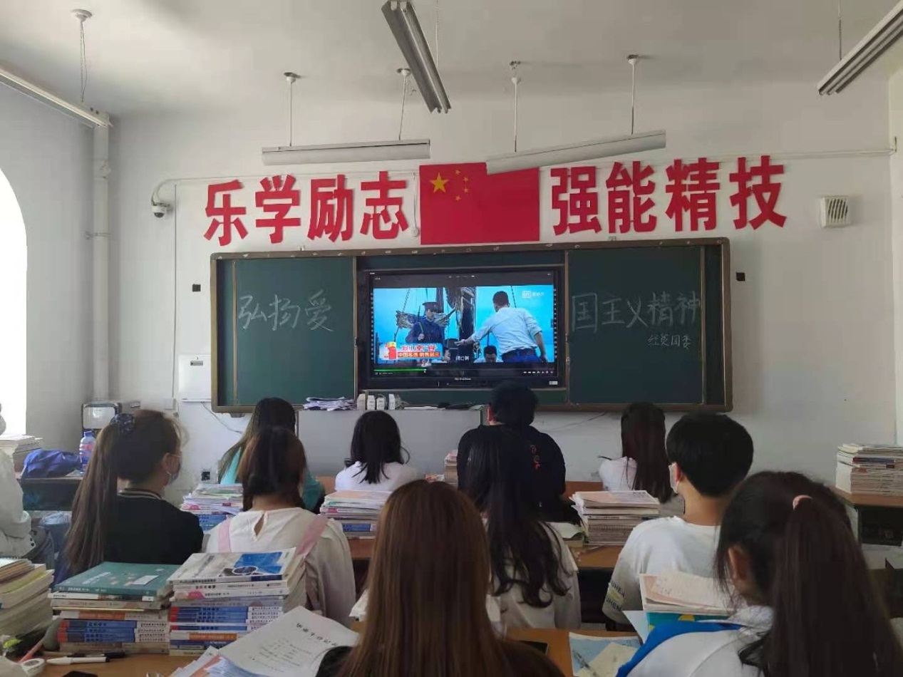 旅游与经济管理分院 “颂历史荣光，青春献礼中国梦”五一系列活动