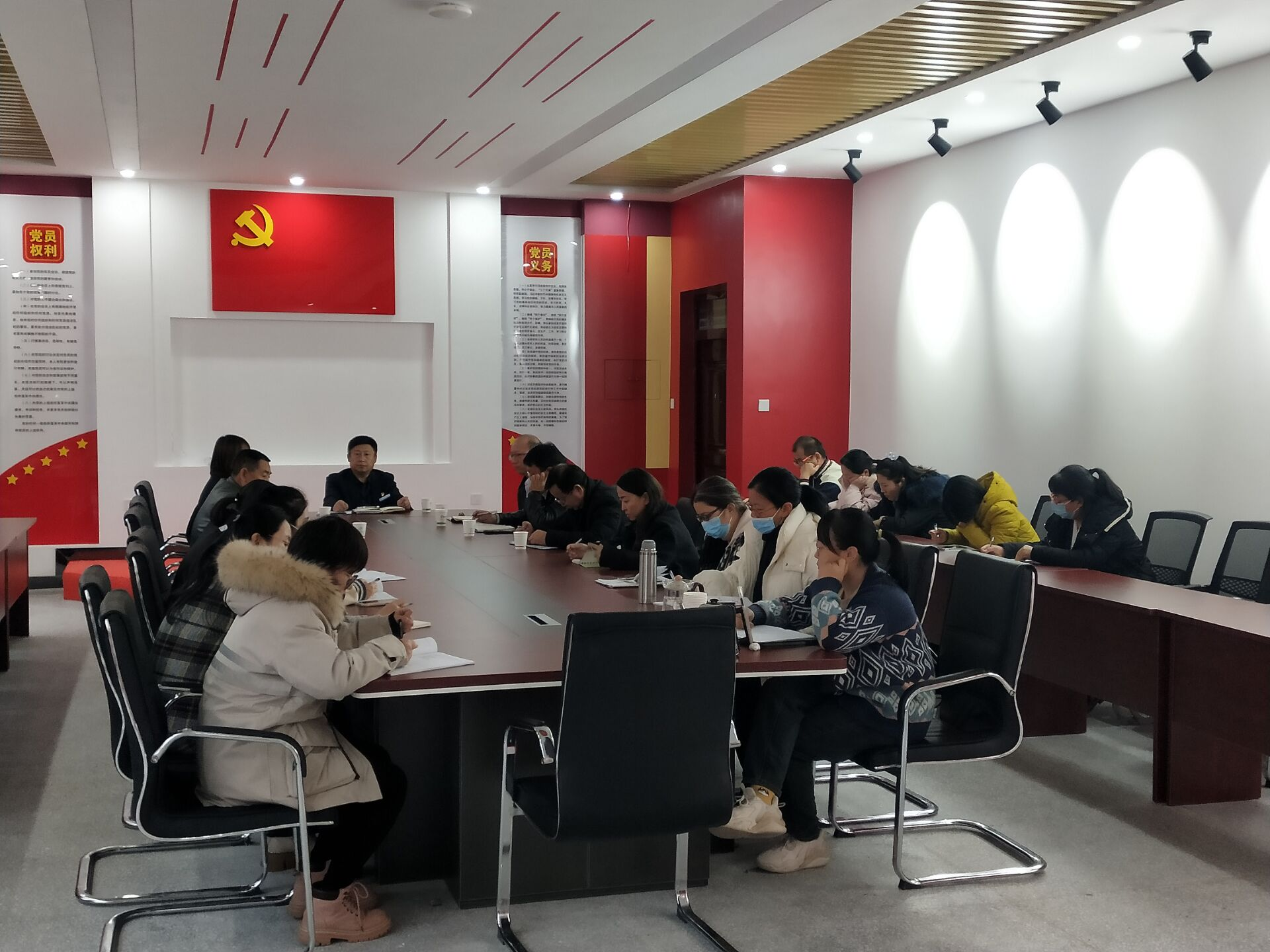 Beat365中文官方网站林炯院长一行到数字商贸分院进行调研考察