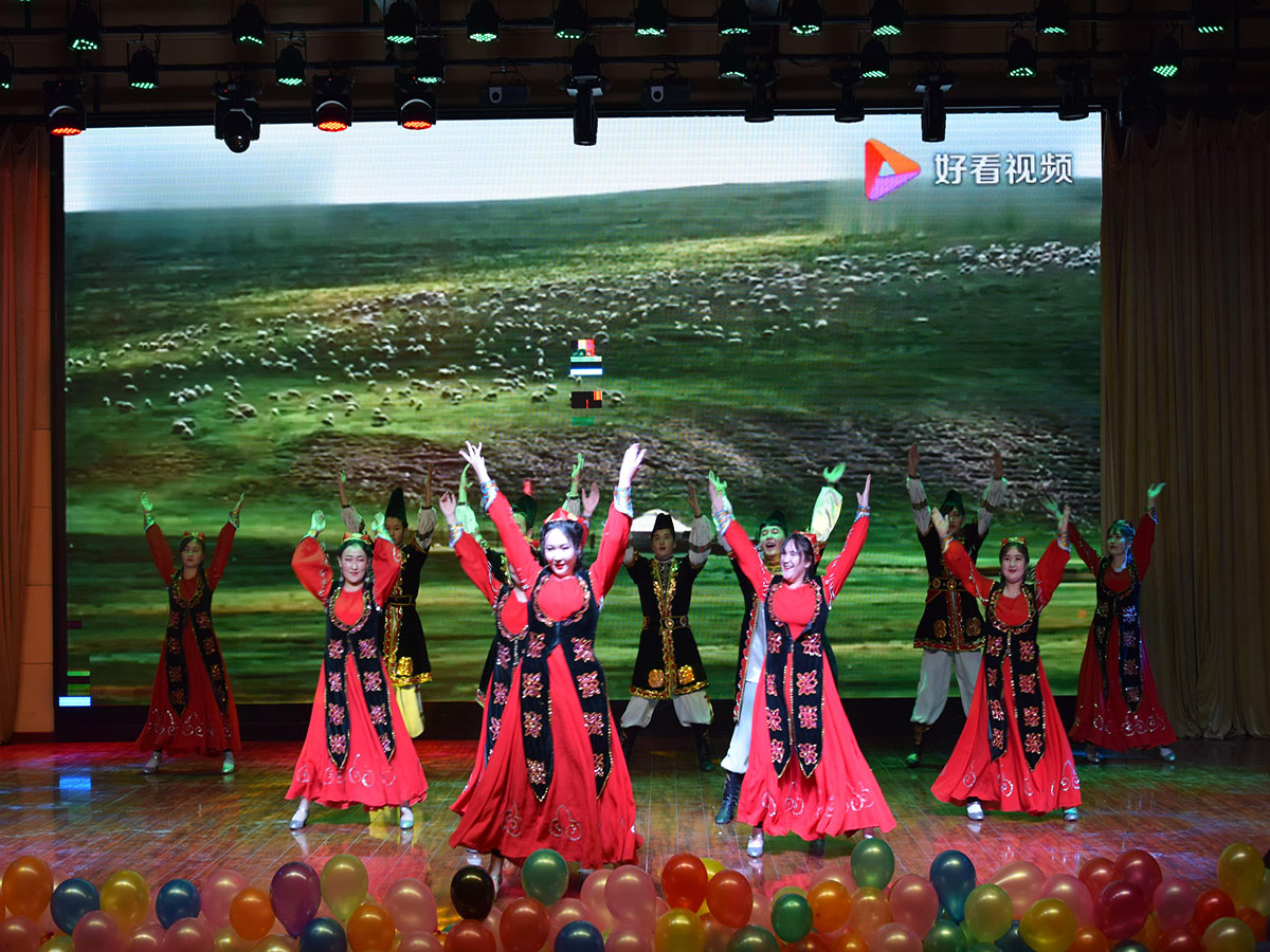 【不忘初心 牢记使命 】轻纺化工分院举办“不忘初心中国梦 砥砺奋进新时代”迎新 文艺汇演