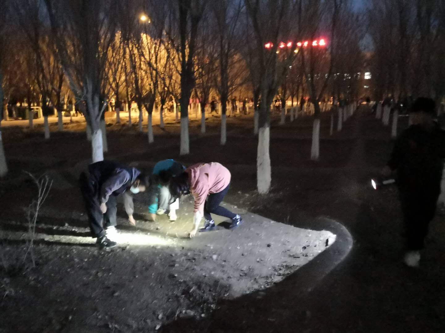 轻纺化工分院开展爱国卫生校园环境大整治活动