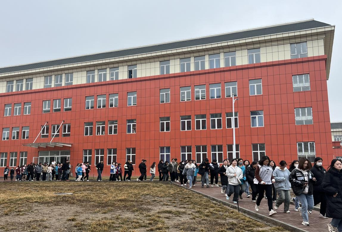 预防为主 生命至上——食品工程学院（化工与环境工程学院）开展火灾逃生应急疏散演练