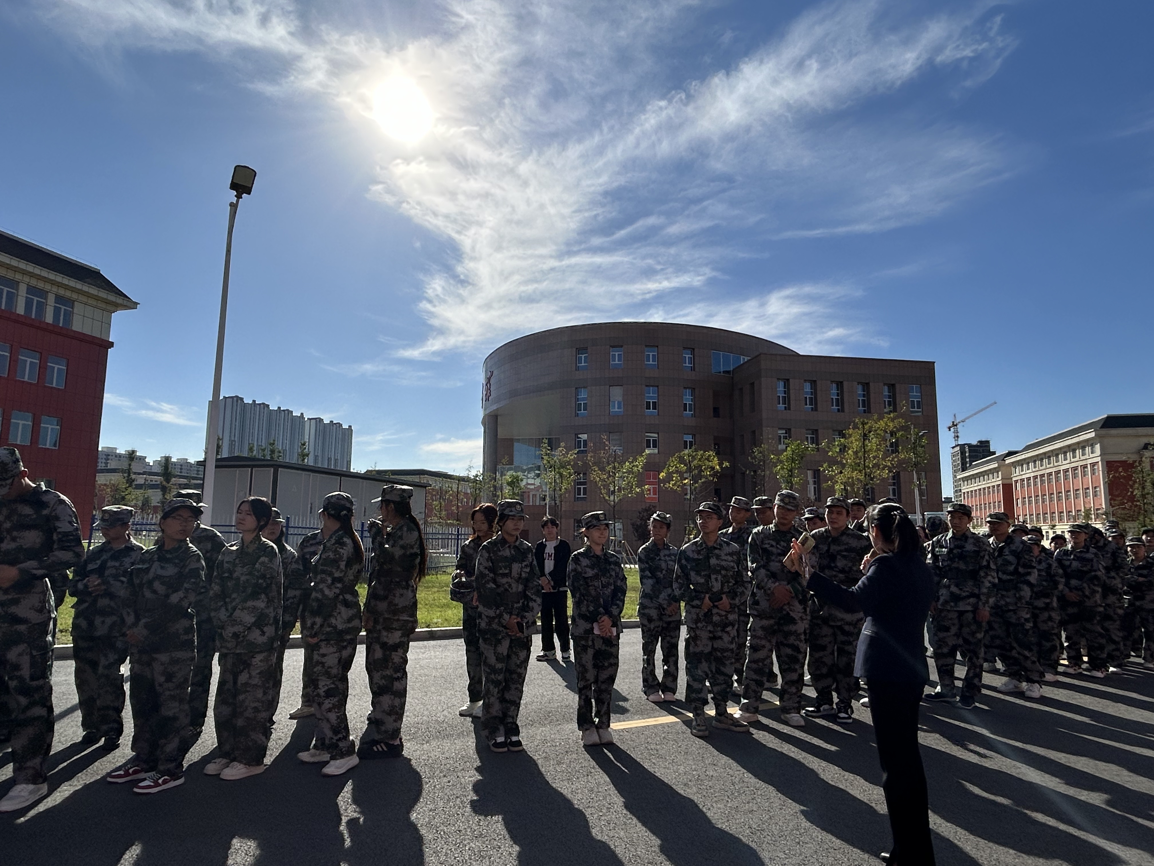 食品工程（化工与环境工程）学院开展“迎新生 庆中秋 游校园”活动