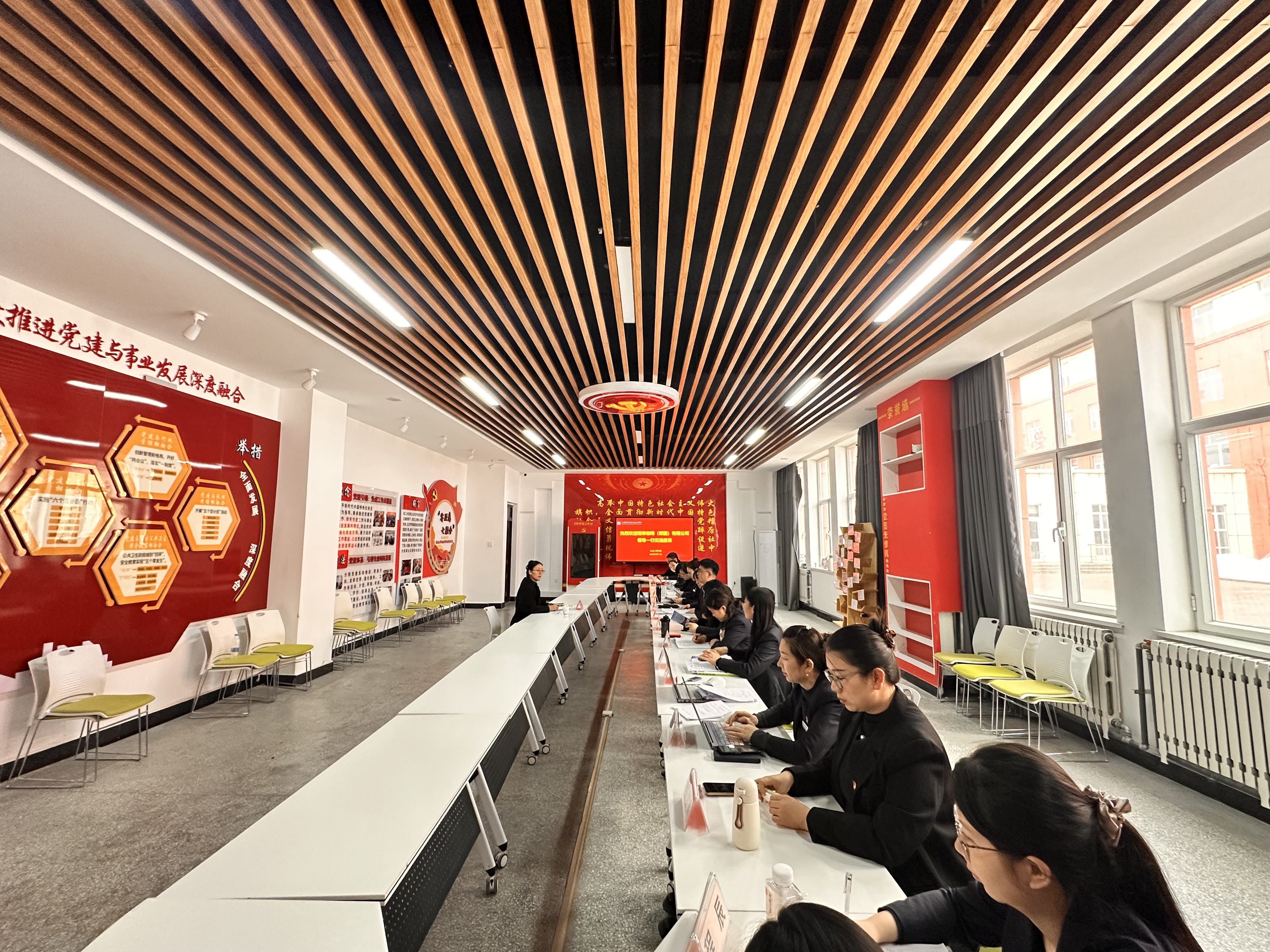 校企交流促合作 食品工程学院与瑞幸咖啡新疆公司座谈共话发展