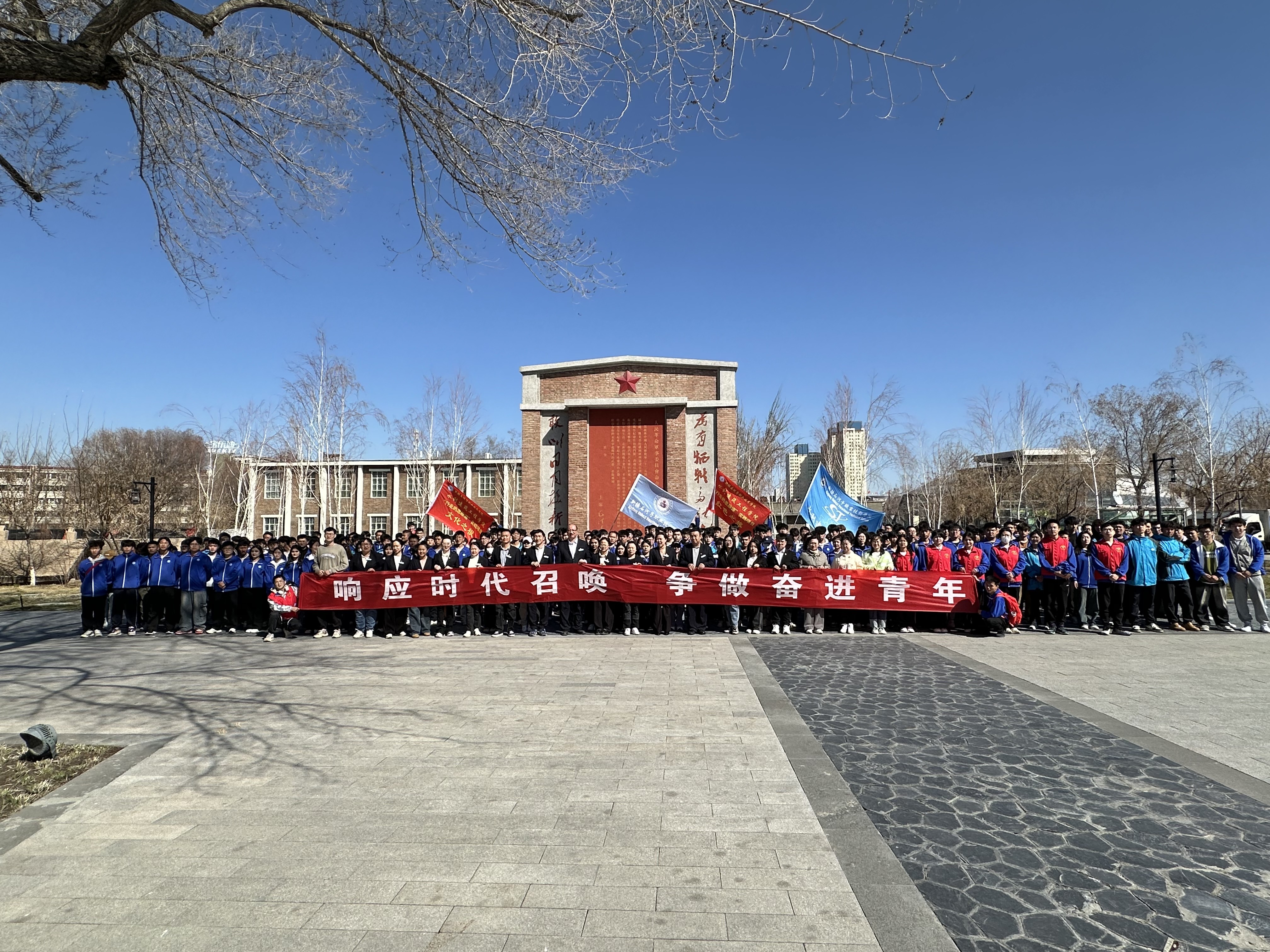 人间春色芳菲季 拾春研学正当时——水利与建筑工程学院组织师生追寻兵团的历史印记