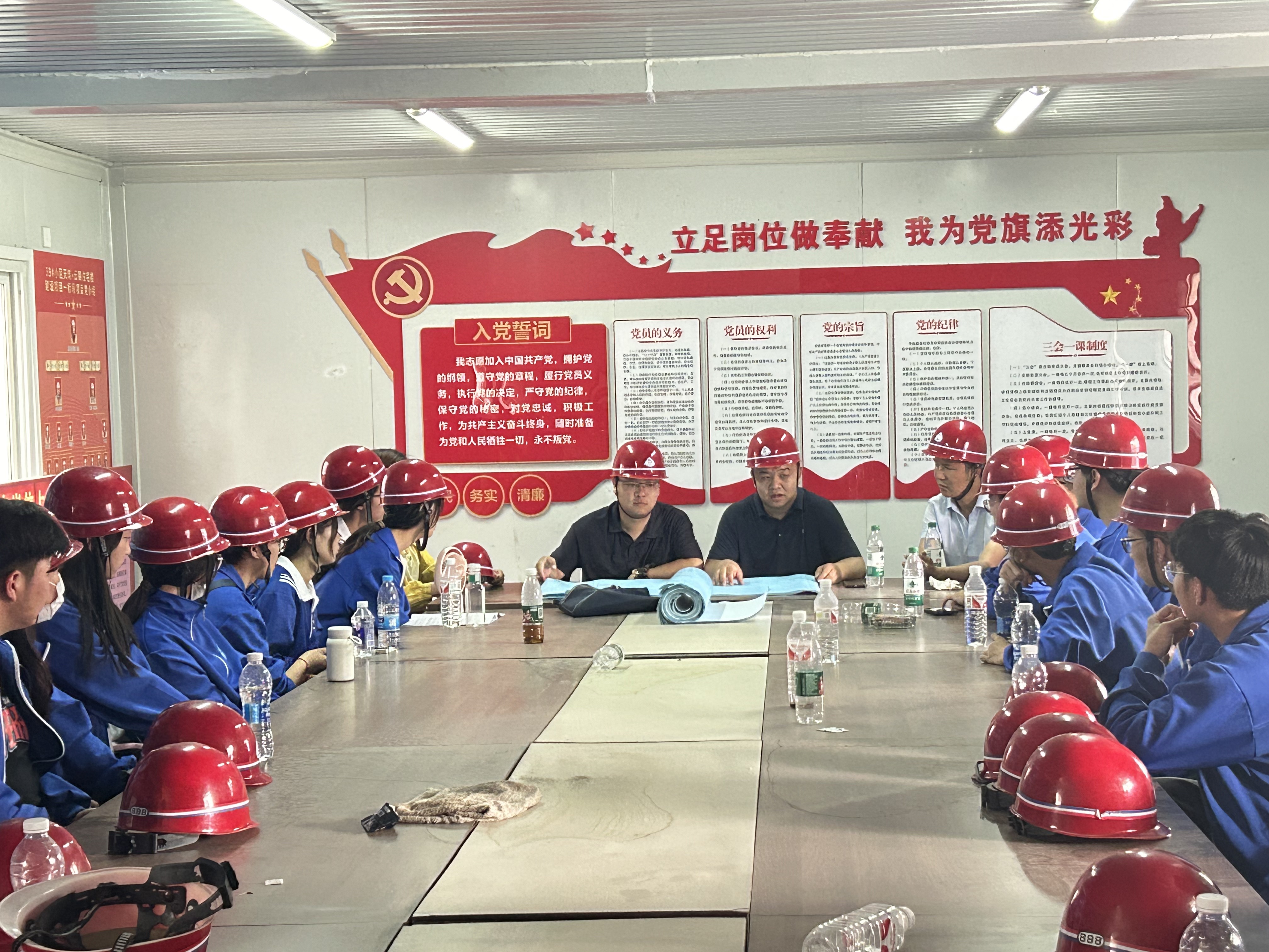 水利建筑工程学院师生深入施工现场开展实地教学活动