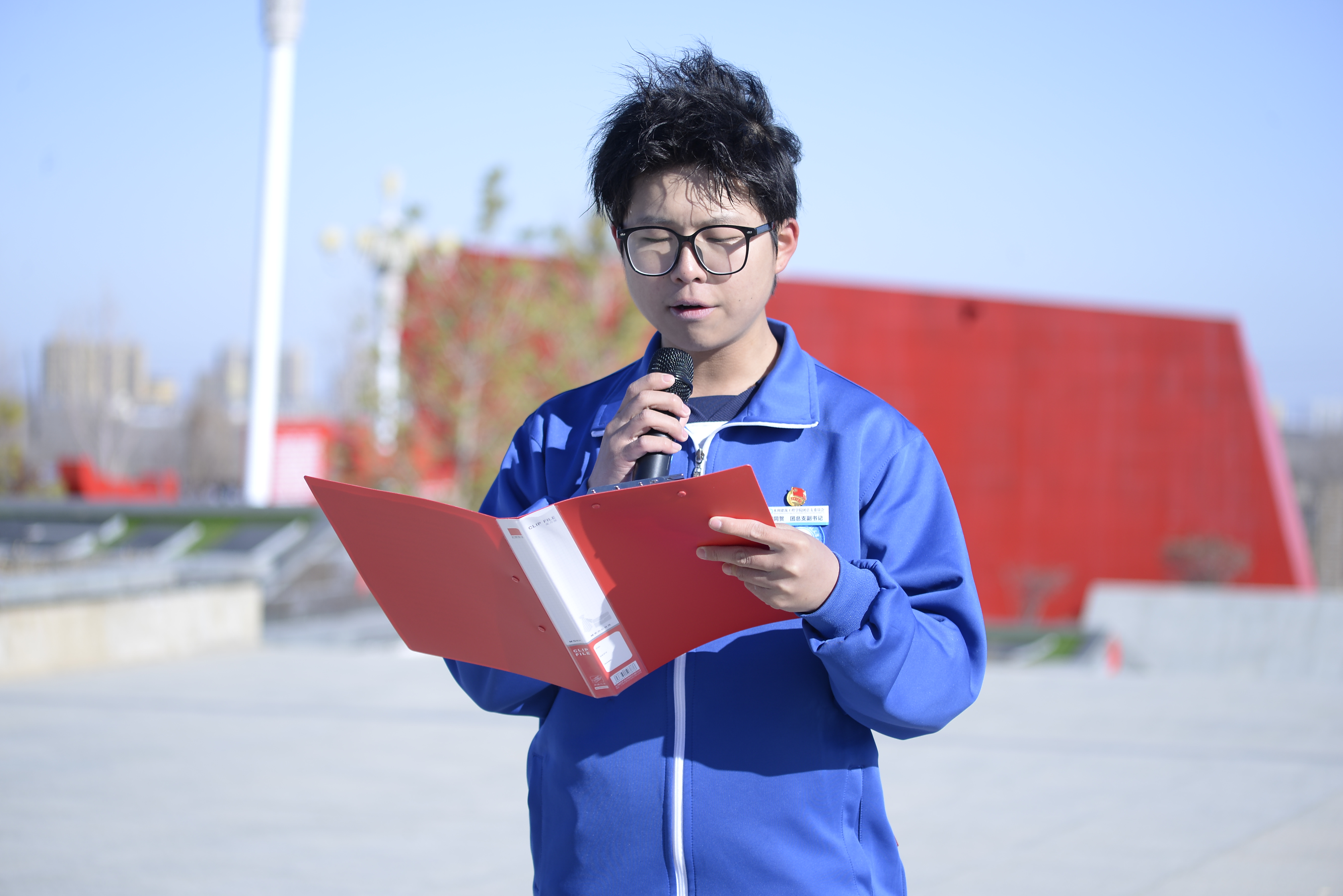 缅怀革命先烈 赓续红色基因——水利建筑工程学院开展清明祭扫活动