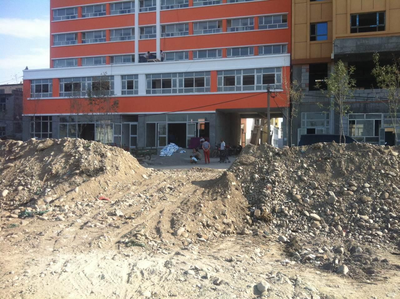 【身边榜样 前行力量】行走的力量——记青年男教工巡逻事迹