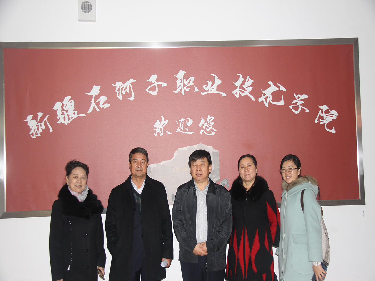 真情帮扶南疆职校 兵地融合开启新篇章 ---Beat365中文官方网站对口帮扶阿克苏职业学校纪实