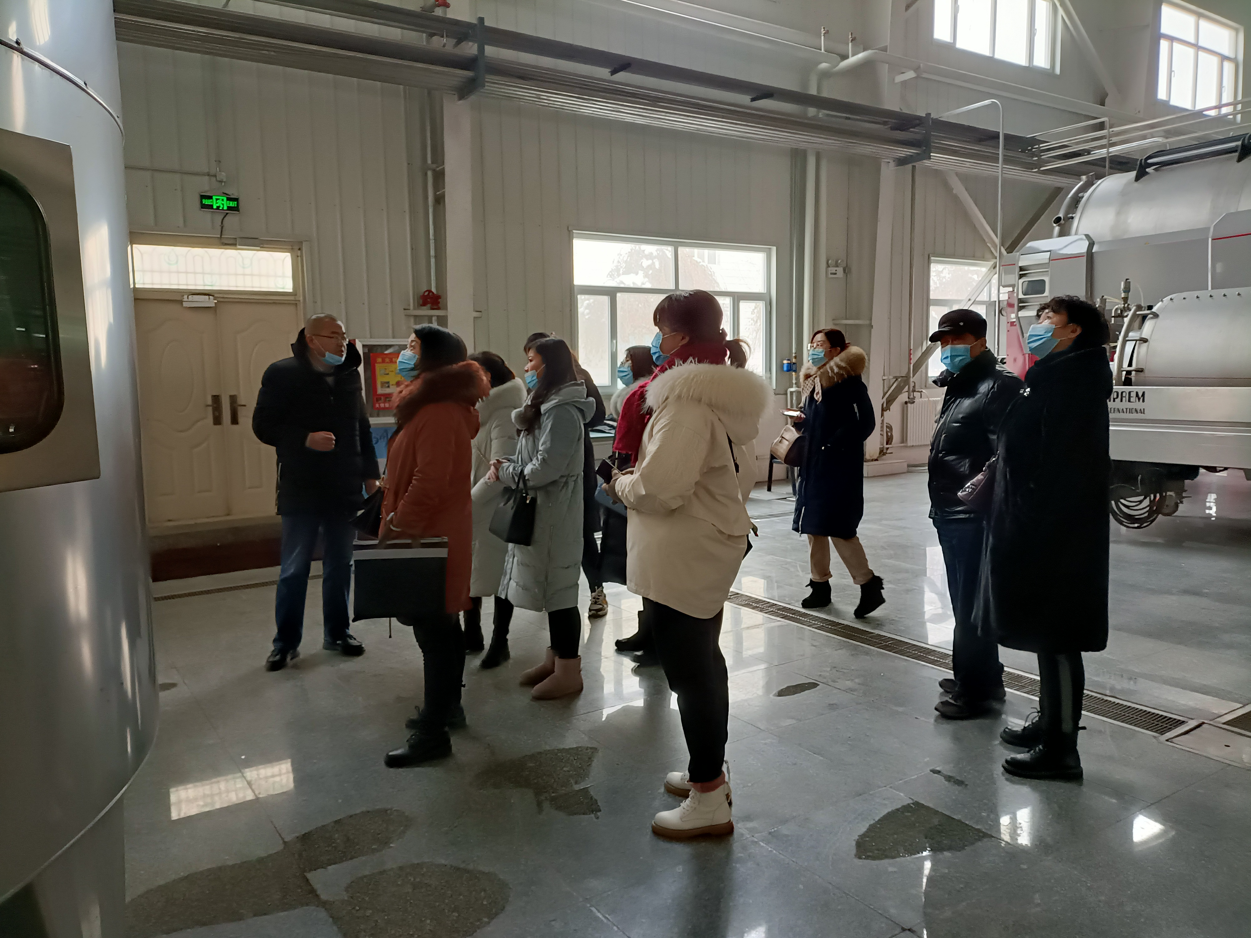 轻纺化工分院食品专业群一行深入企业开展交流调研活动