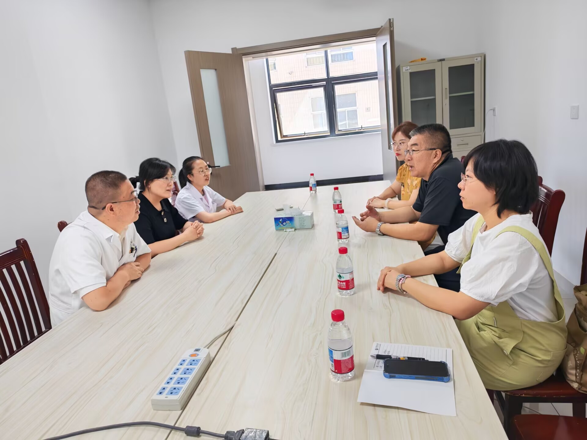 共绘实习就业新蓝图——现代服务学院护理教师团队赴兵团中医院开展交流座谈