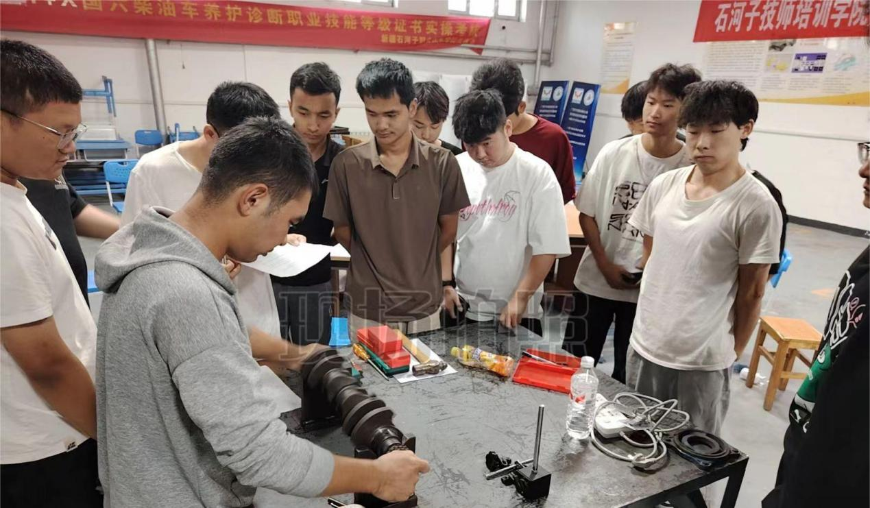 技能培训学院开展毕业生职业技能等级培训及认定工作