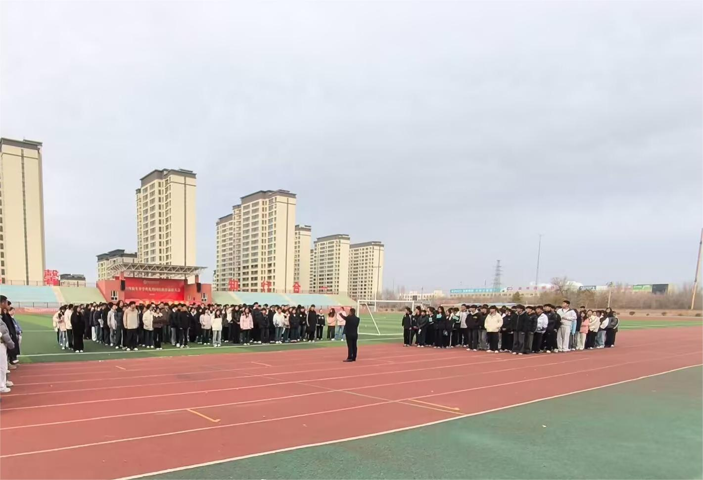 共筑校园防火墙 搭起生命安全网——数字商贸学院开展消防应急演练活动