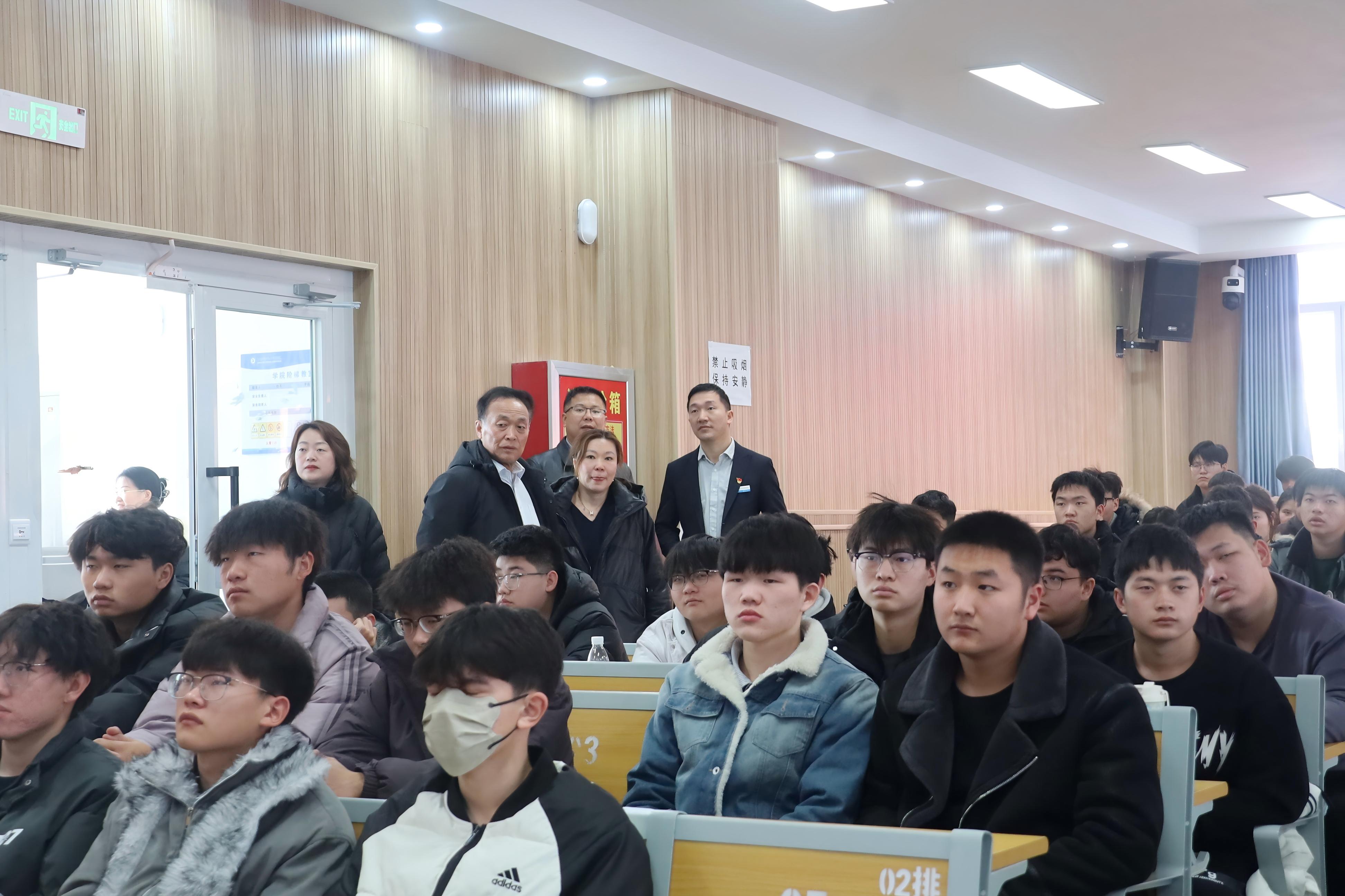 春光满校园 万象启新程——校领导深入教学一线与后勤保障现场检查指导新学期开学工作