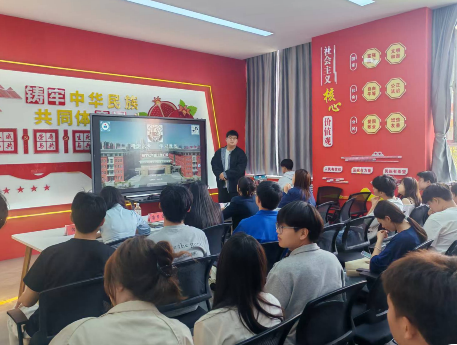 Beat365中文官方网站举办2026年度学生社团年审暨评比答辩会
