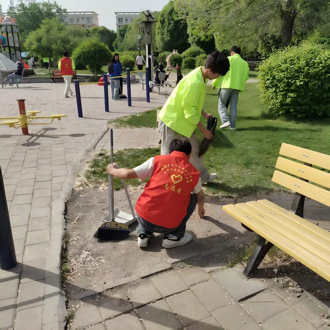 【2026行走的思政课】行走思政践初心 志愿服务暖社区——食品工程学院（化工与环境工程学院）开展社区志愿服务活动