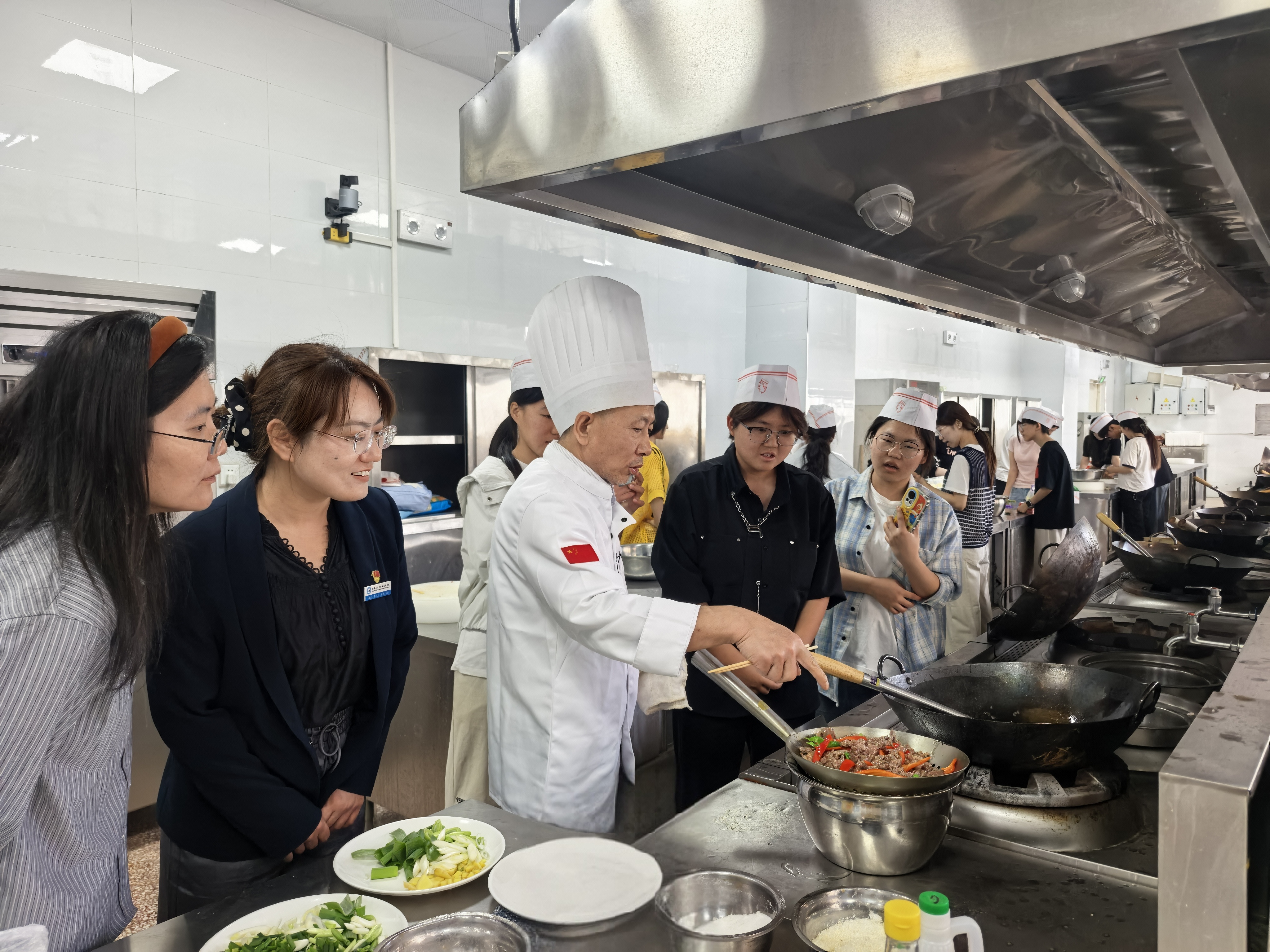 立足课程能力图谱 现代服务学院特色实践课堂助推三教改革走深走实