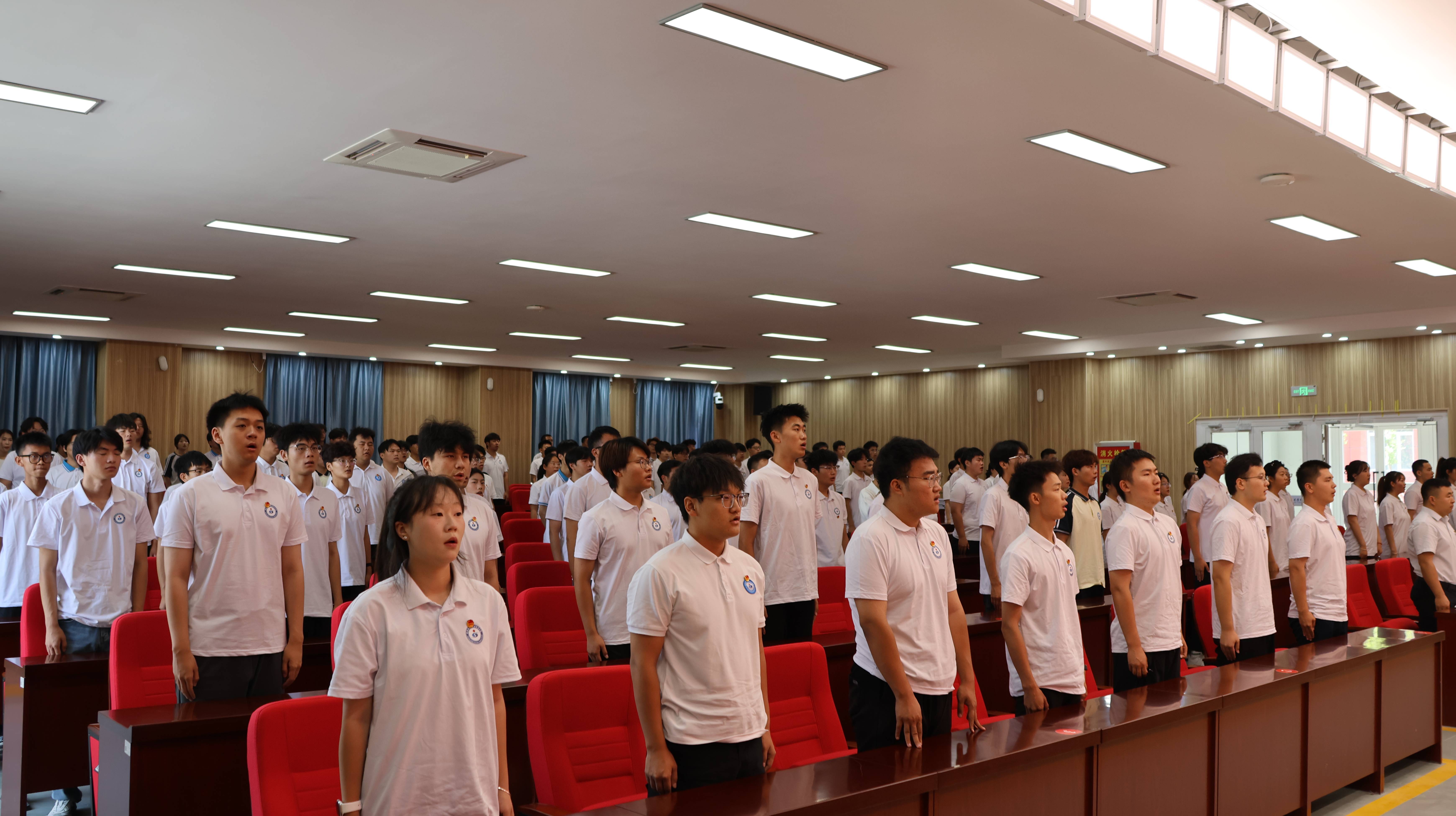 Beat365中文官方网站2026年大学生暑期“三下乡”社会实践出征仪式顺利举办