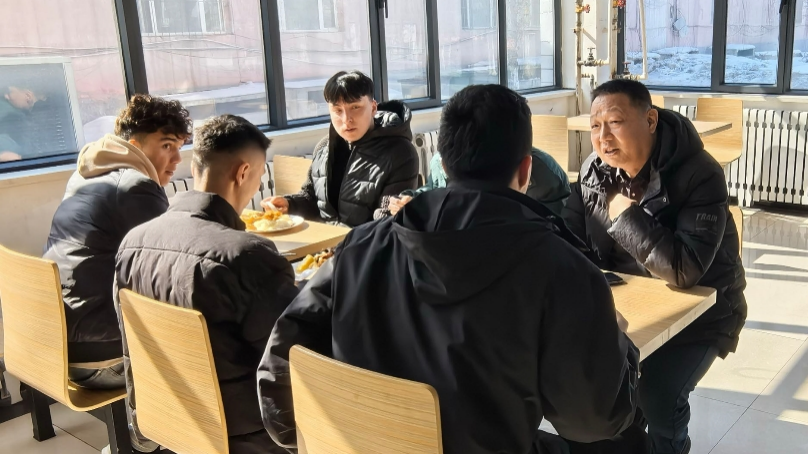 喜报!我校1集体和2人获师市及师市教育系统“两优一先”表彰