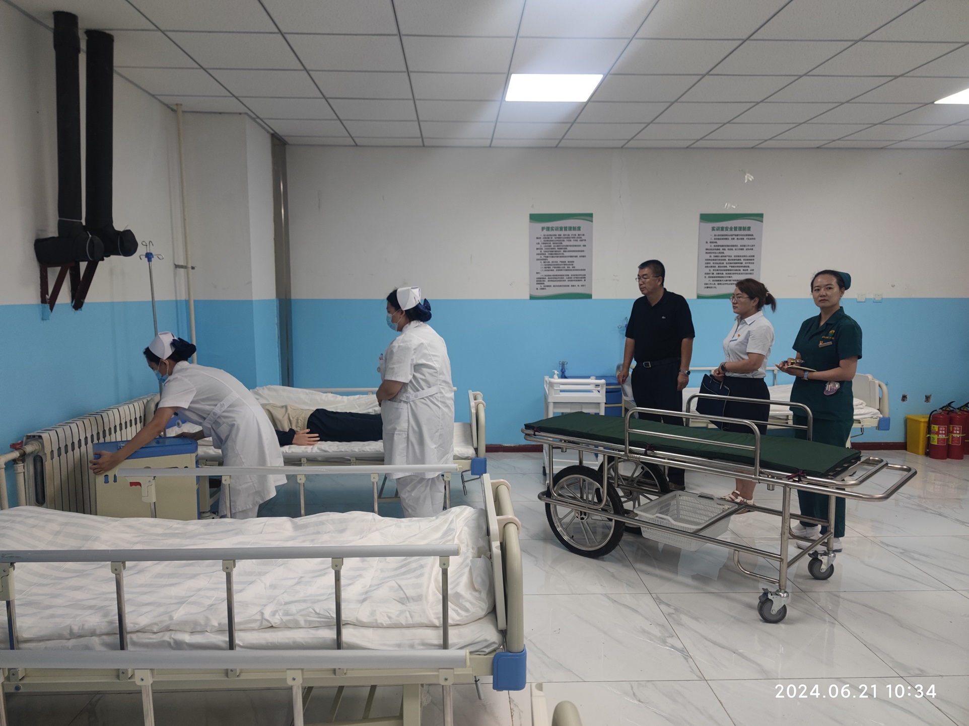 以考促学 以考促教——现代服务学院开展护理技能实训考核