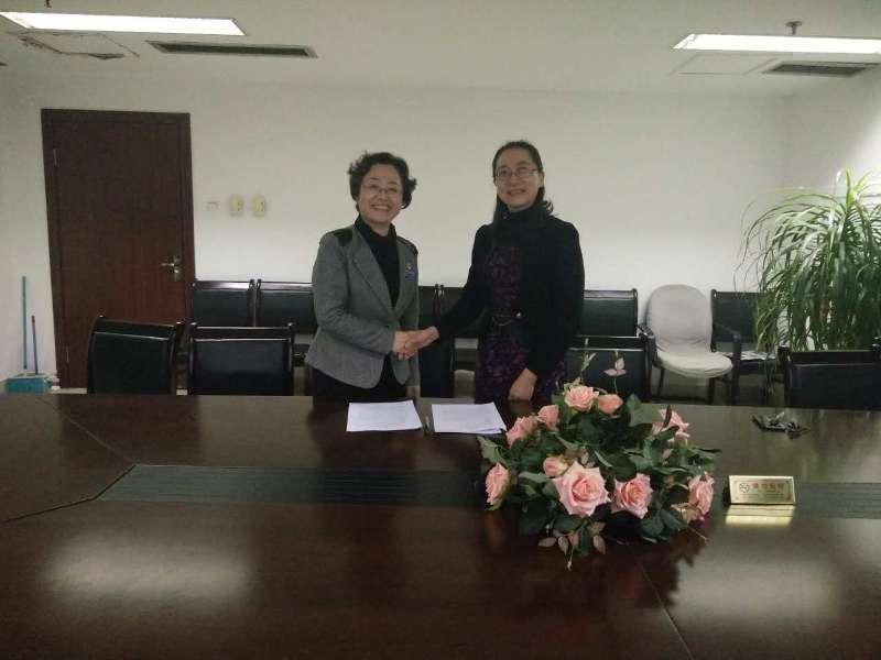 学院与八师计生委签订青春健康教育项目协议书