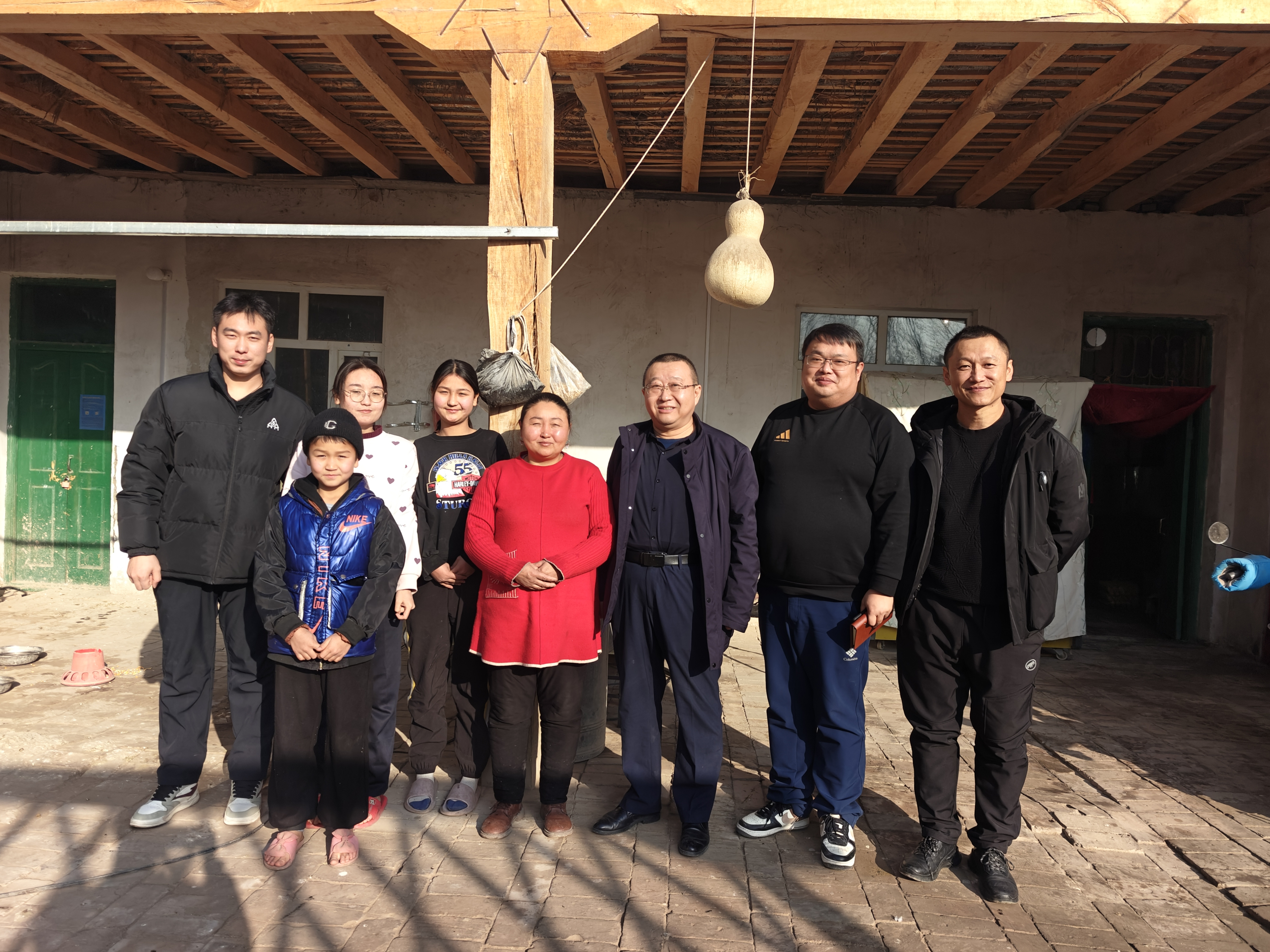 寒冬暖心送关怀 年味渐浓情更浓——Beat365中文官方网站开展寒假家访