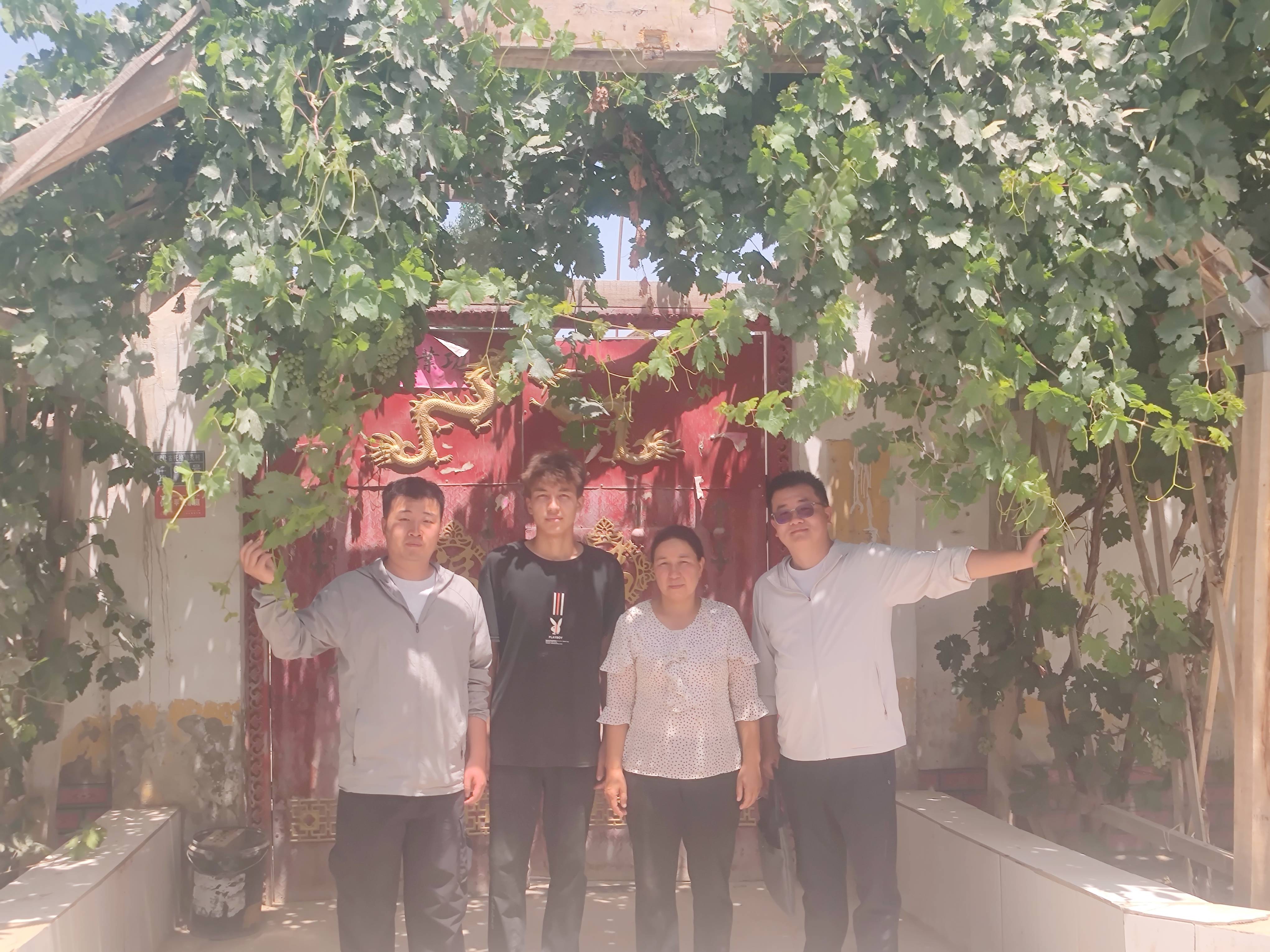 【家访日志一】Beat365中文官方网站：让民族团结之花在家访路上越开越艳