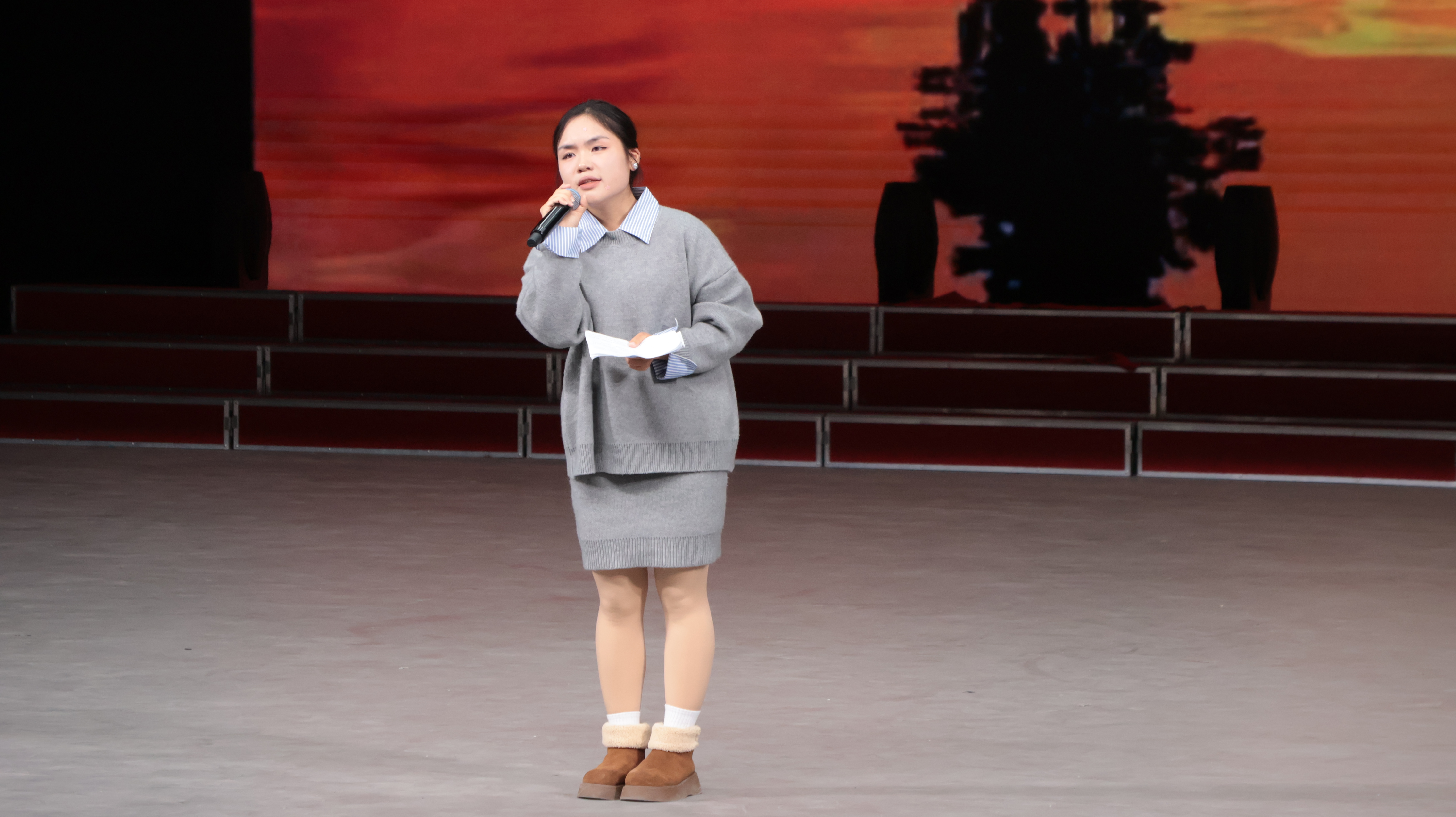 Beat365中文官方网站团委开展2025“青春有我 新声绽放”第一届主持人大赛决赛