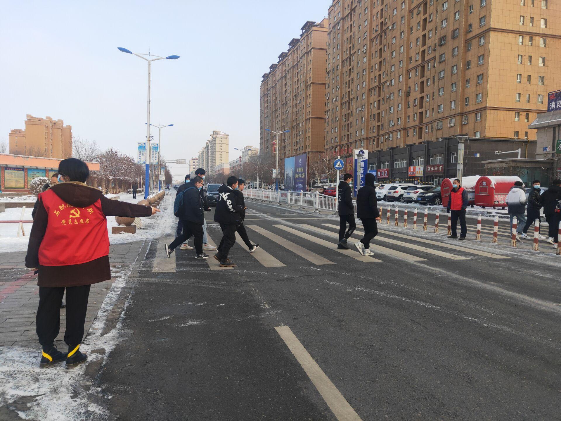 Beat365中文官方网站—中职分院组织“牢记交通安全 传承红色力量”宣传教育活动