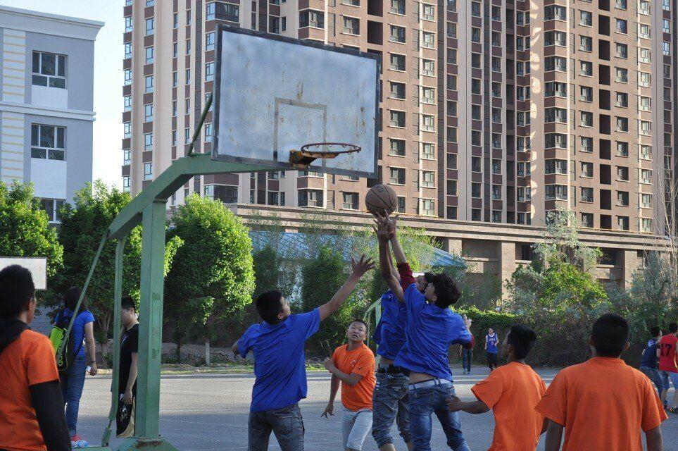 火热篮球赛 民族团结情